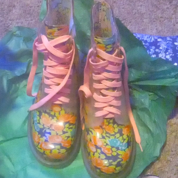 Floral Rain Boots - Picture 1 of 3